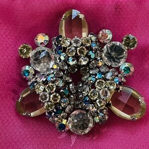 Elegant Brooch VINTAGE Schreiner NY Multi-Color Crystal Brooch